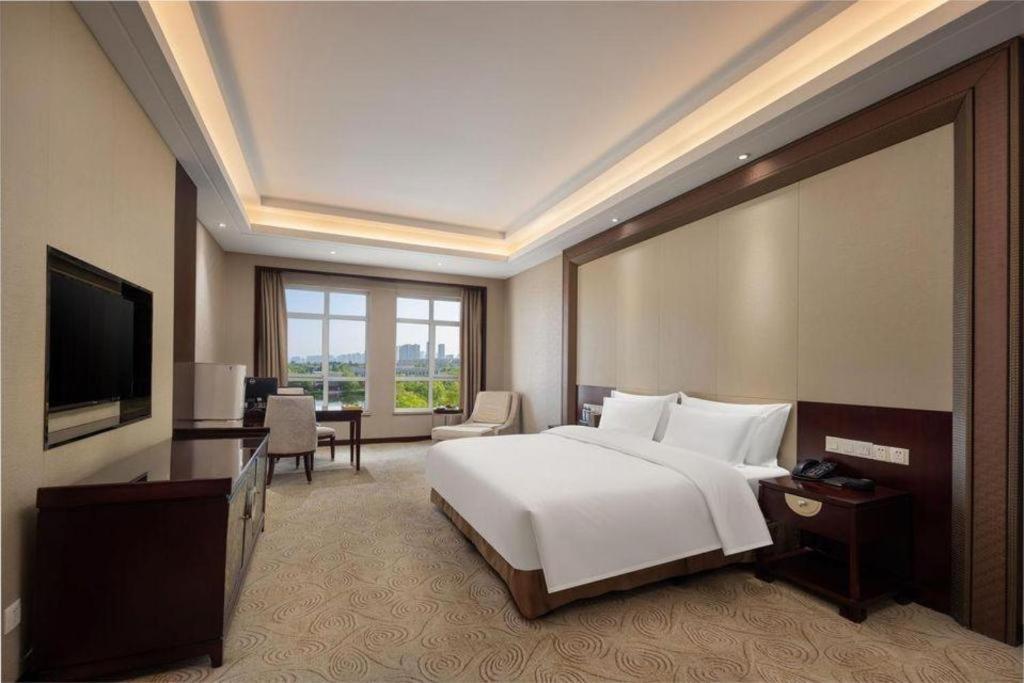 Linyi Blue Horizon International Hotel Yi He Exterior foto